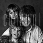 11-04-2003 Rob Oudkerk with kids at studio Amsterdam, 
by order of J/M Vaders

[keywords]Eyecontact, Posed, Smiling, Half Length, Black and With Image[/keywords]